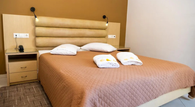 Одноместный номер Standard с балконом Kronos Hotel