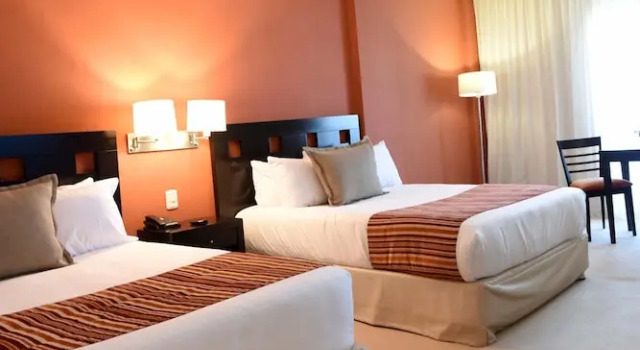 Четырёхместный семейный люкс Camberland Resort & Spa Ramallo