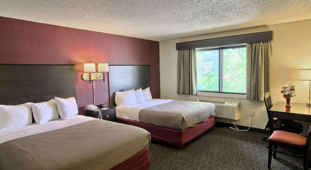 Четырёхместный номер Standard Blossom Hotel & Suites Traverse City