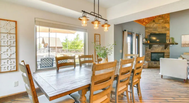 Table Rock Lake Home W/ Boat Slip, Near 76 Strip!