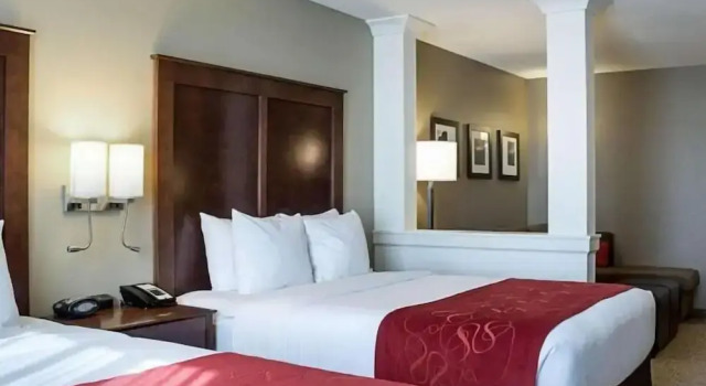 Люкс с видом на город Comfort Suites Fargo Medical Center