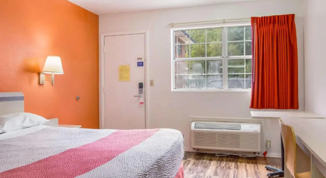 Четырёхместный номер Standard Motel 6-East Ridge, TN