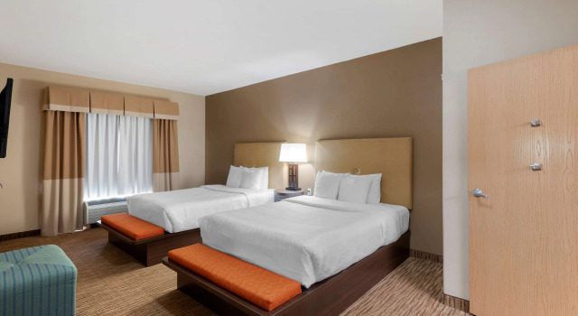 Четырёхместный люкс Best Western Plus DFW Airport Suites