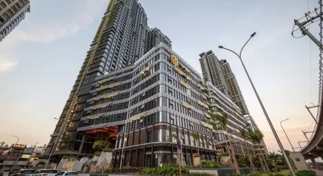 NU Apartment in Lumiere Riverside - Central District 2, Забронировать Апартаменты/квартира Отели Района 2 с парковкой, Парковка