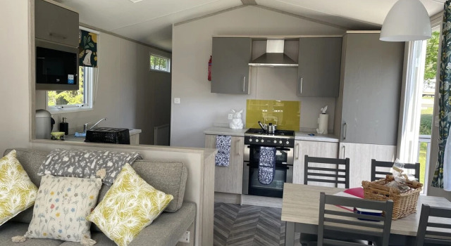 2 bed Caravan With Hot Tub Located in Percy Wood