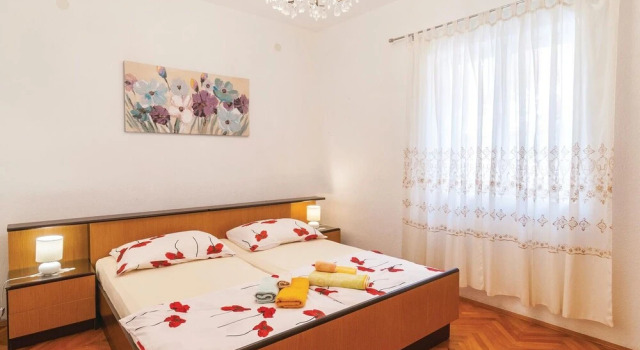 Awesome Home in Pucisca with Hot Tub, WiFi & 5 Bedrooms, Book Hotel Pučišća Brac Island