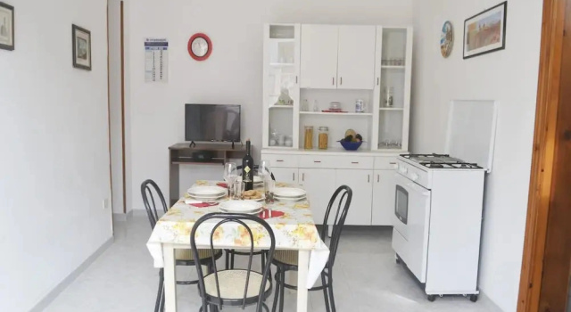 Коттедж с 2 комнатами с балконом Casa Vacanze Chikai a 230 Metri Dalla Spiaggia Li Marangi di San Foca