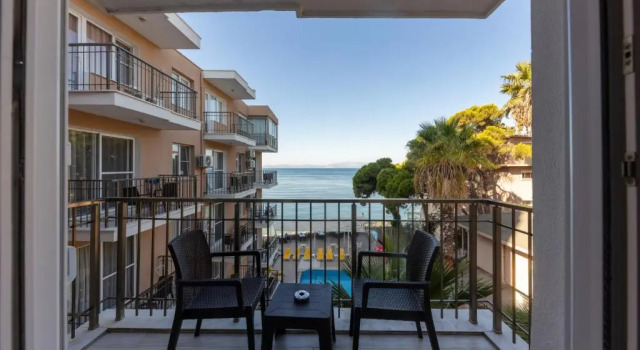 Двухместный номер Standard с балконом и с видом на море Melis Hotel Kusadasi