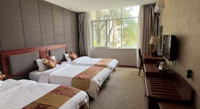 Holiday Inn Shilin Mingsheng, Rezerwuj Hotel Hotele w Kunming z parkingiem, Parking