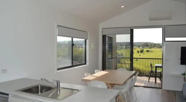 Семейный номер Standard с балконом и с видом на реку Big4 Normanville Jetty Holiday Park