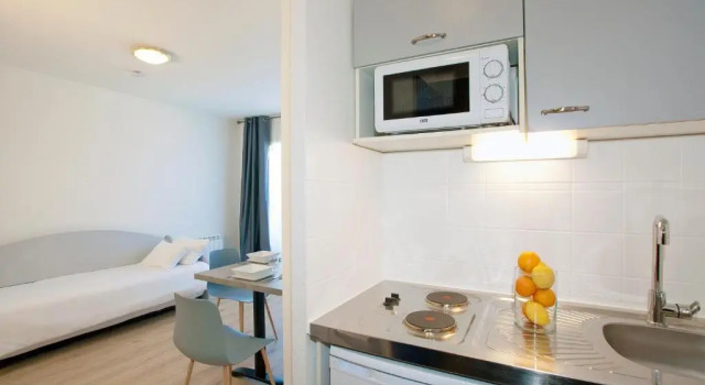 Апартаменты Brit Hotel Confort Lannion Centre Gare