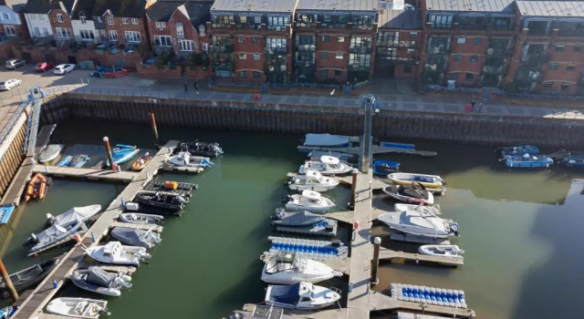 Апартаменты Marina Retreat Waterfront