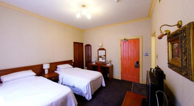 Двухместный номер Standard Three Queens Hotel