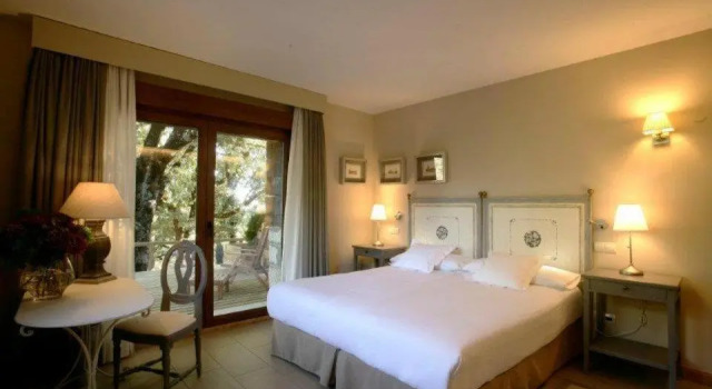 Hotel Rural Las Rozuelas, Varaa Hotelli Hotellit Madridin maakunta pysäköinnillä, Pysäköinti