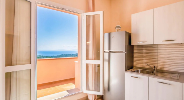 Three-room apartment with terrace sunrise view from the sea-Alba Del Mare, Book Apartment Capoliveri Elba