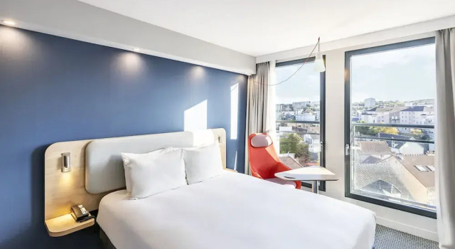 Двухместный номер Standard с балконом Holiday Inn Express Paris - Poissy by IHG