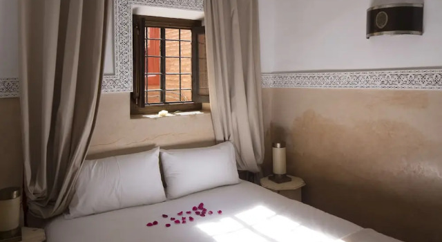Camera Standard Riad Assala