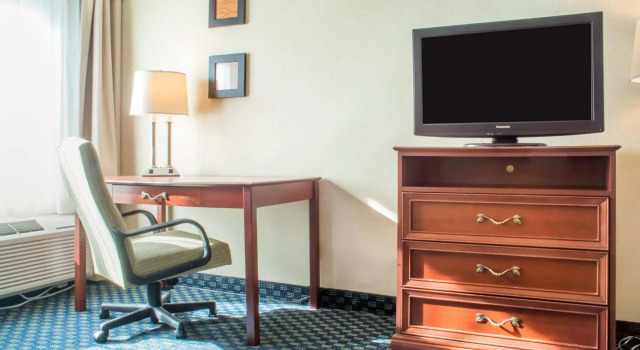 Comfort Inn Rochester - Greece, Забронировать Отель Грис Finger Lakes