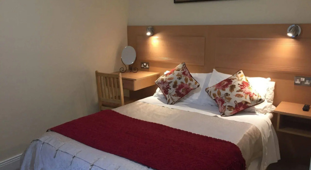 Moat Lodge, Prenota Hotel Lucan 
