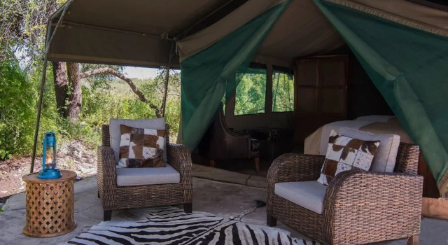 Тент с видом на озеро Nkwe Safari Lodge