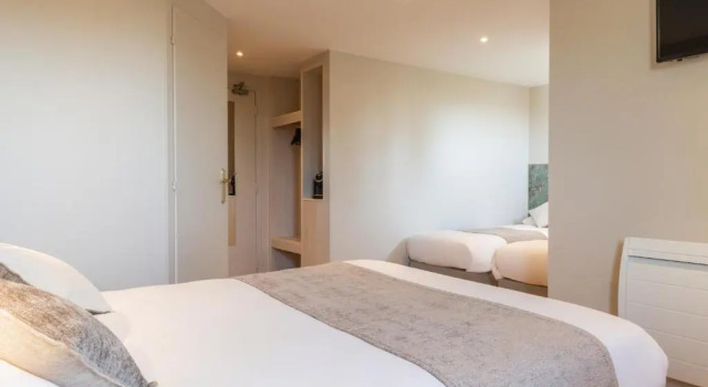 Четырёхместный номер Standard The Originals Boutique, Hôtel Porte de Dieppe