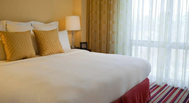 Renaissance Charlotte Suites