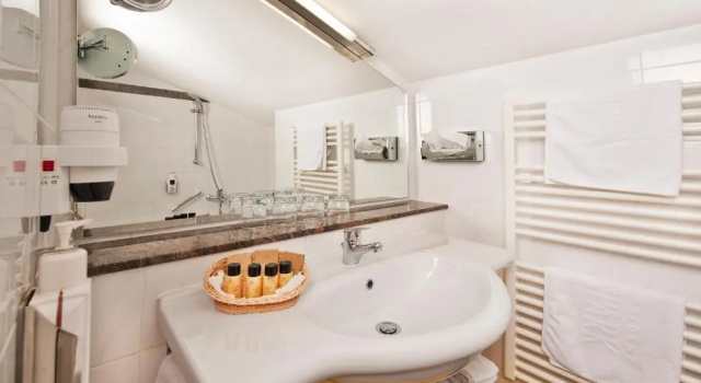 Одноместный номер Standard с балконом Alpenpark Resort Superior