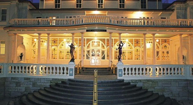 Двухместный номер Standard Carrington Hotel