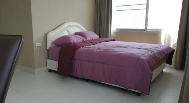 BKK 2 BR apt Near Sathon Iconsiam Firework View, Забронировать Апартаменты/квартира Отели Бангкока с парковкой, рядом с Станция наземного метро Krung Thon Buri, Парковка