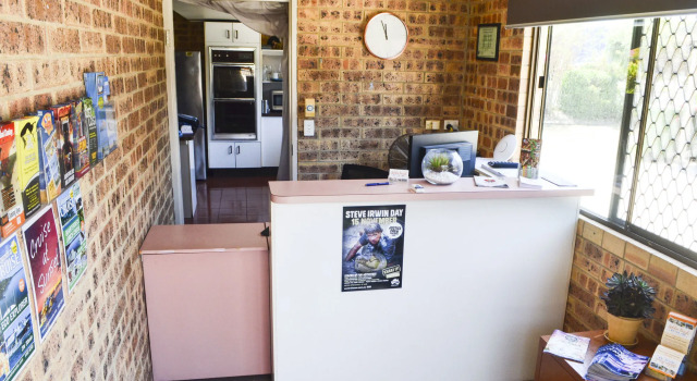 Golden Beach Motor Inn, Caloundra, Buchen Sie Hotel Hotels in Caloundra mit Pool, Schwimmbad