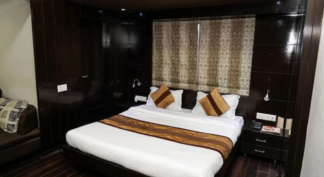 The Metro Park Hotel, Rezervovat Hotel Hotely v Gujarat s parkováním, Parkování
