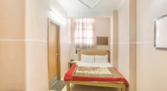 Hotel Queen, Book Hotel Padra Gujarat