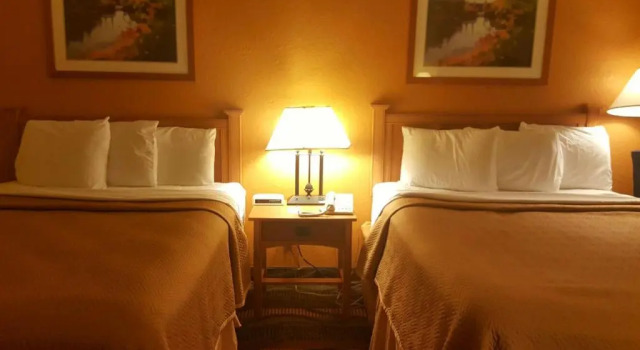 Четырёхместный номер Standard Travelodge by Wyndham Muskegon