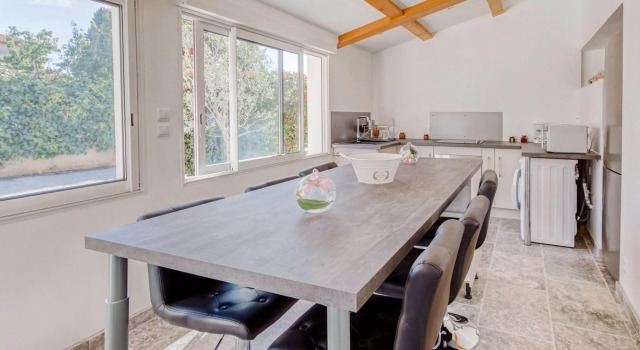 Simplistic Holiday Home in La-Seyne-sur-Mer near Beach