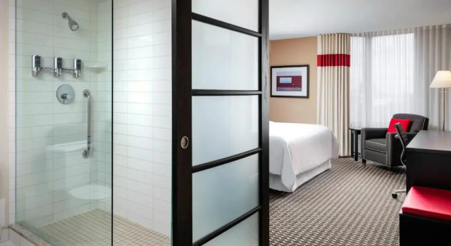 Двухместный номер Deluxe Four Points by Sheraton Mississauga Meadowvale