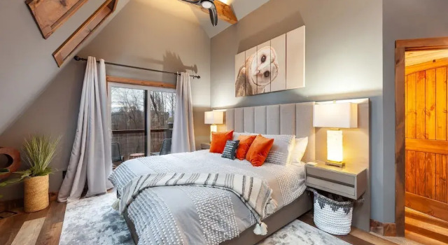 Night Owl 3 Bedroom Cabin by RedAwning