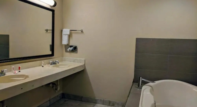 Двухместный Люкс Студио Days Inn by Wyndham San Antonio Interstate Hwy 35 North
