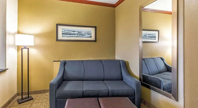 Четырёхместный номер Standard с балконом Comfort Suites Galveston Cruise Port Area - Beachside
