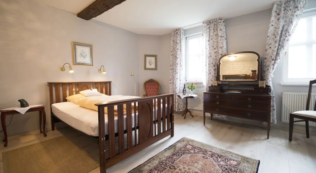 Hotel Kavaliershaus/Schloss Bad Zwesten, Забронировать Отель Отели Бад-Цвестен с парковкой, Парковка