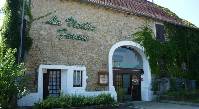 Hotel restaurant la vieille ferme, Rezerwuj Hotel Hotele w Doubs z basenem, Basen