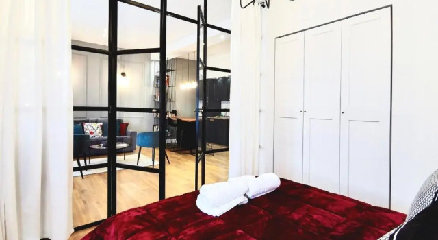 ChicLife - FLORENTIN Downtown Design Apt, Забронировать Отель Бергамо Bergamo Province, рядом с Пьяцца Веччиа