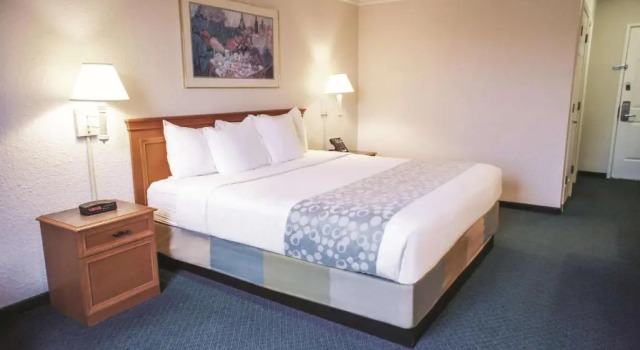 Номер Standard La Quinta Inn by Wyndham Moline Airport