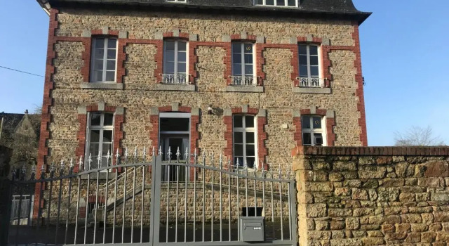 Auberge Ti'gousket, Varaa Hostelli Hotellit Côtes-d'Armor pysäköinnillä, Pysäköinti