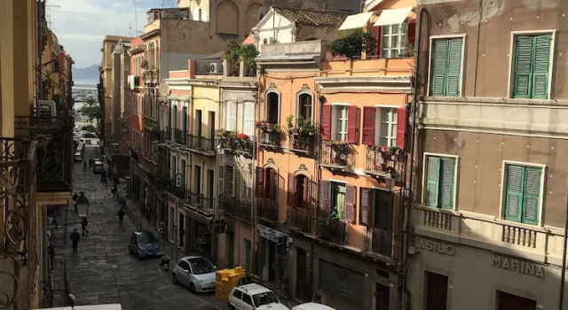 Danis House - affittacamere nel cuore di Cagliari, Забронировать Гостевой дом Гостевые дома Кальяри, рядом с Palazzo Civico di Cagliari, Гостевой дом