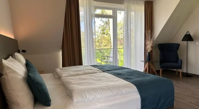 Полулюкс Hotel Schöne Aussicht, Stilvoll modern, direkt am Rüstersieler Hafen