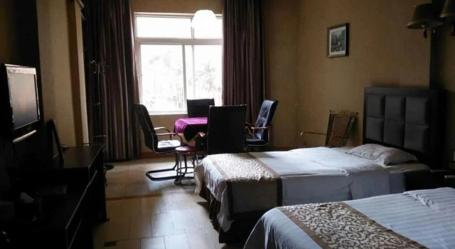 Suining Faxiang Business Hotel, Rezervovat Hotel Suining Sichuan
