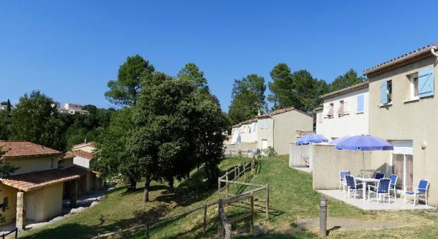 Апартаменты с 2 комнатами с балконом Les Hauts De Salavas