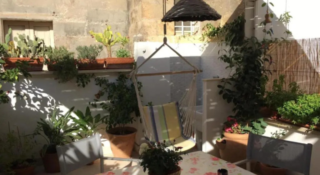 Апартаменты Secret garden in the old town