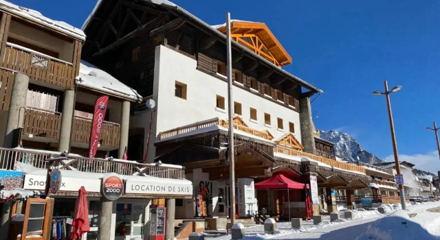 L'Etesy, rénové en 2021, pied des pistes et spa