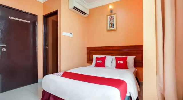 OYO 89470 My Town Hotel